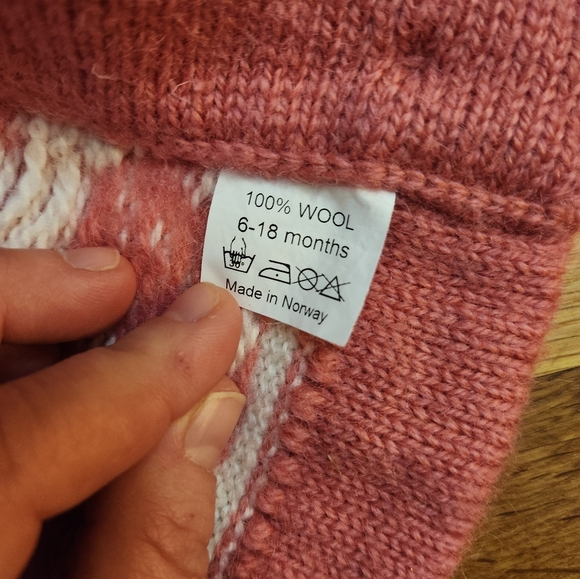 Norwegian 100% wool Pink Fair Isle Hooded Cardigan, Pink and White - Picture 4 of 4